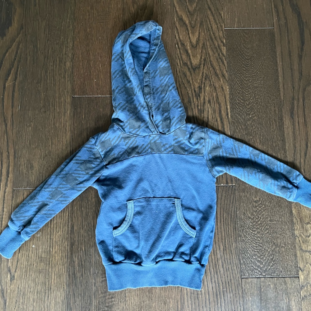Josh Love blue/black pullover hooded sweatshirt, size 2